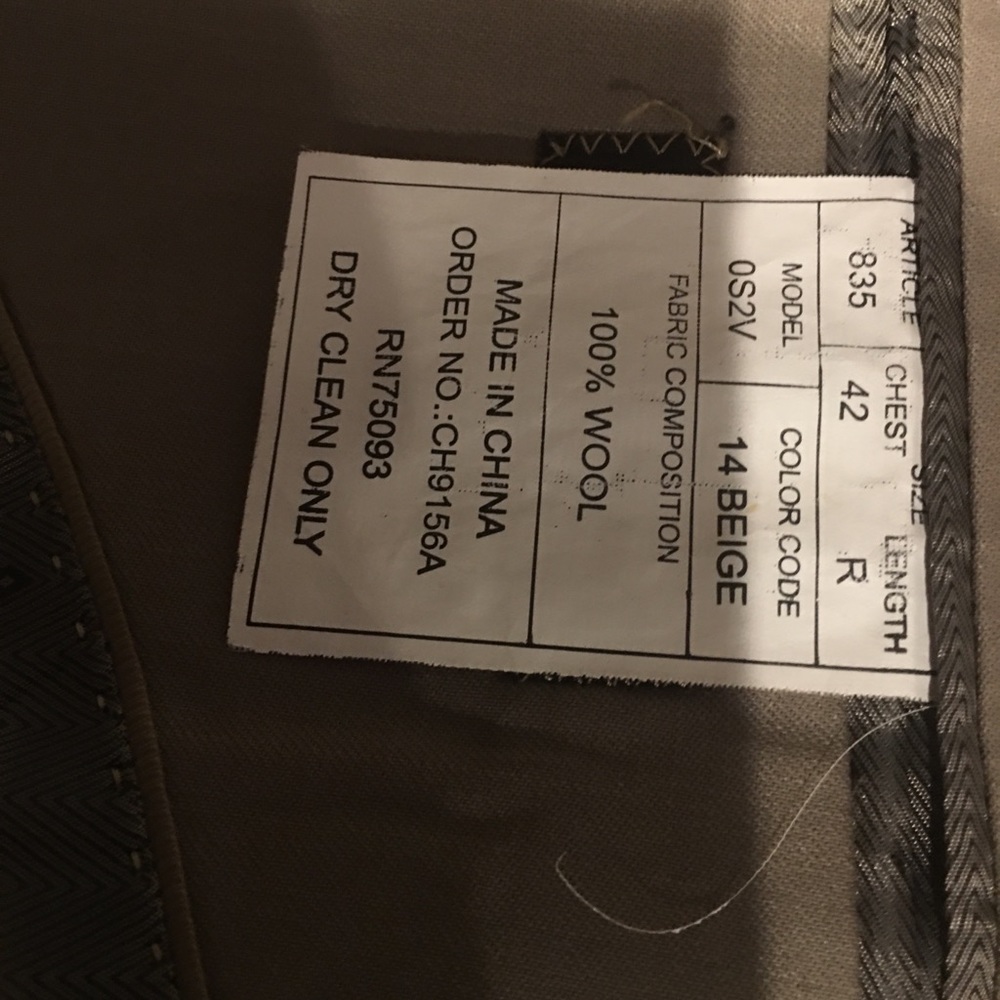 Men’s suit - Picture 3 of 3